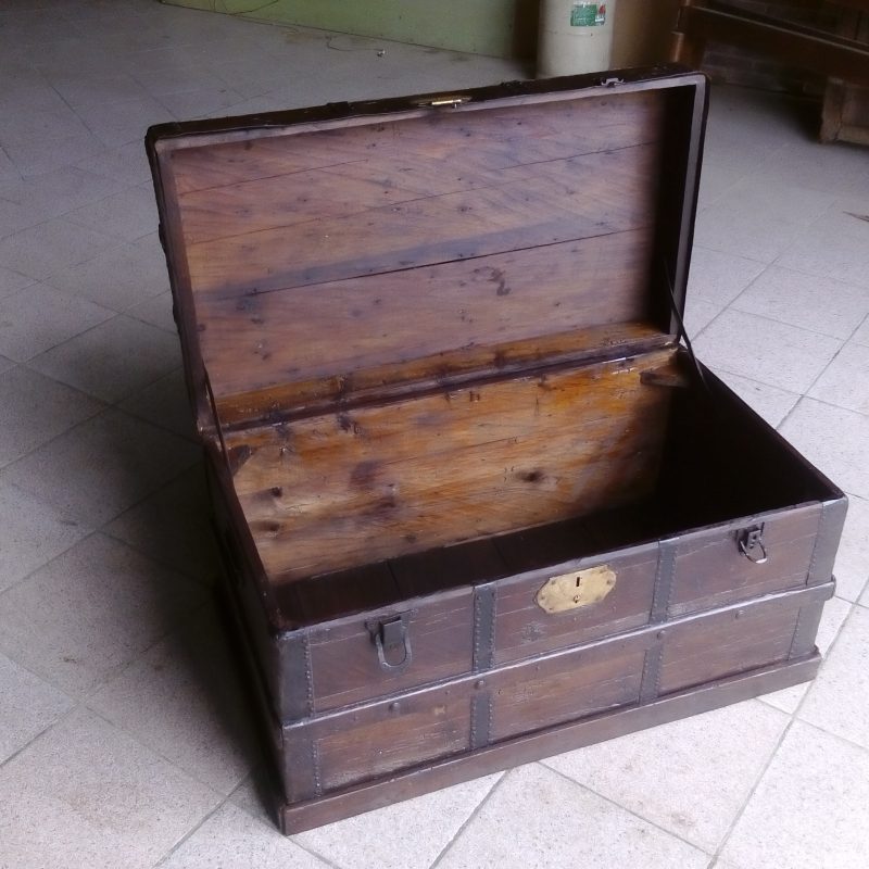 Restauro de Baú Antigo